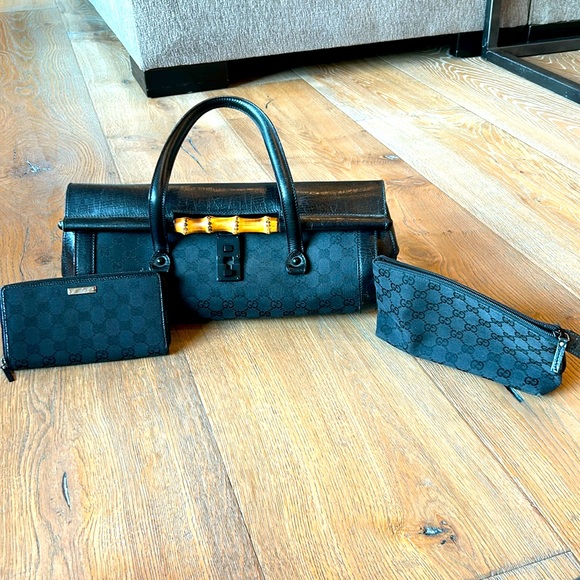 Gucci Handbags - AUTHENTIC Gucci purse, wallet, and makeup bag combo